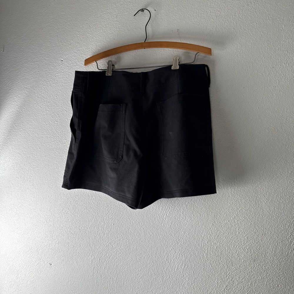 Athleta Brooklyn Utility Shorts Black High Rise Stretch Pockets Size 14 - Picture 4 of 9